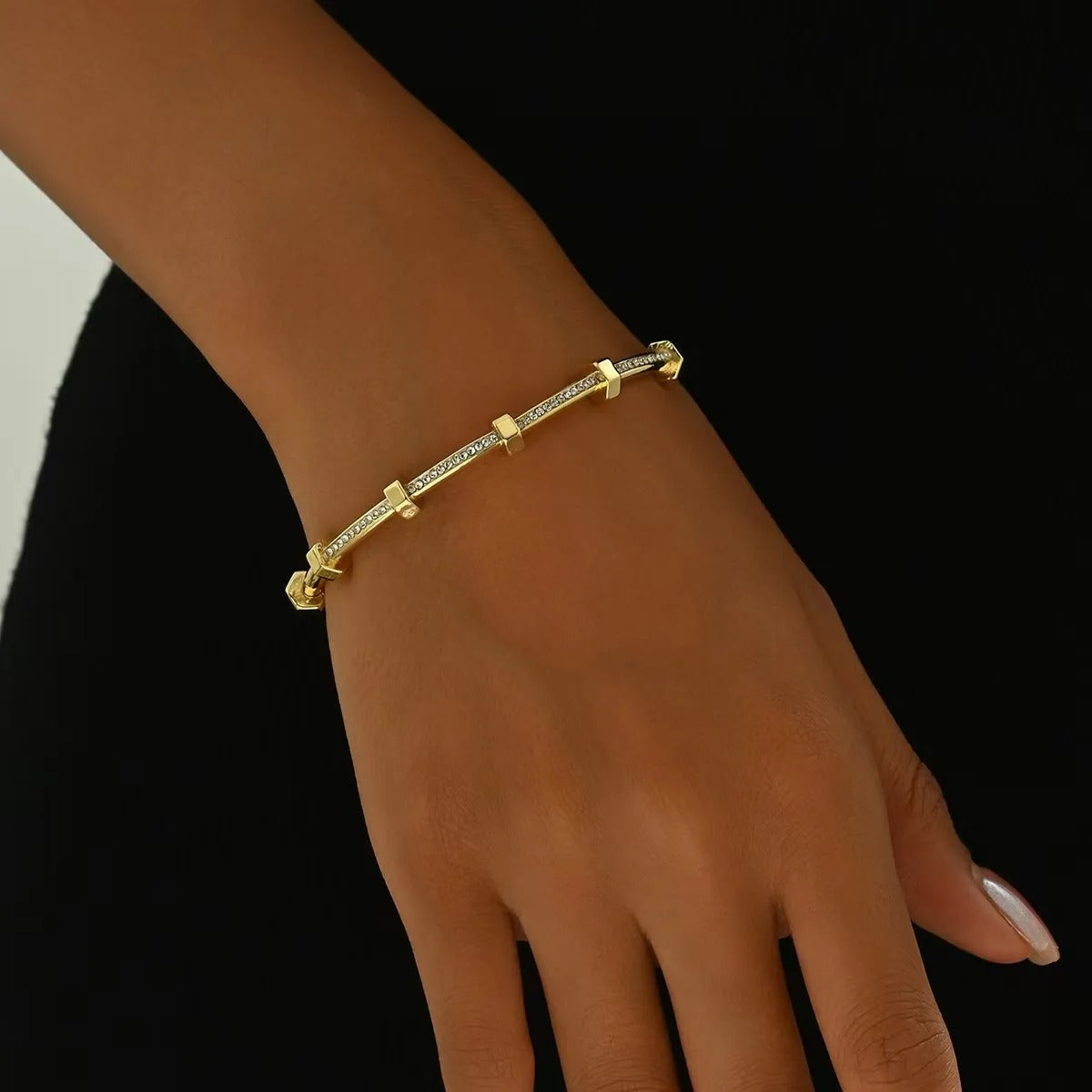 Elsa - Bracelet Raffiné en Or Doré