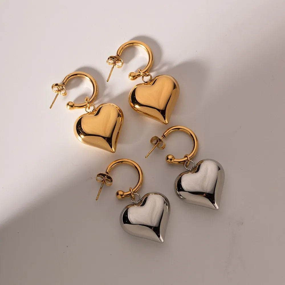Liza – Boucles Pendantes Cœurs Dorées