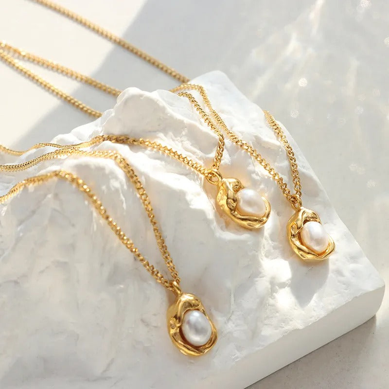 Lorena – Collier Pendentif Perle Baroque Minimaliste
