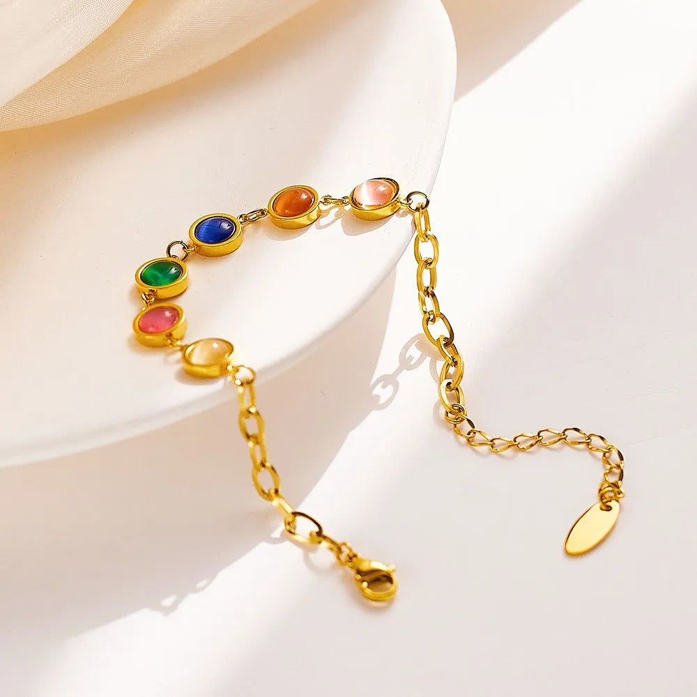 Maisie – Bracelet Doré avec Pierre Colorée