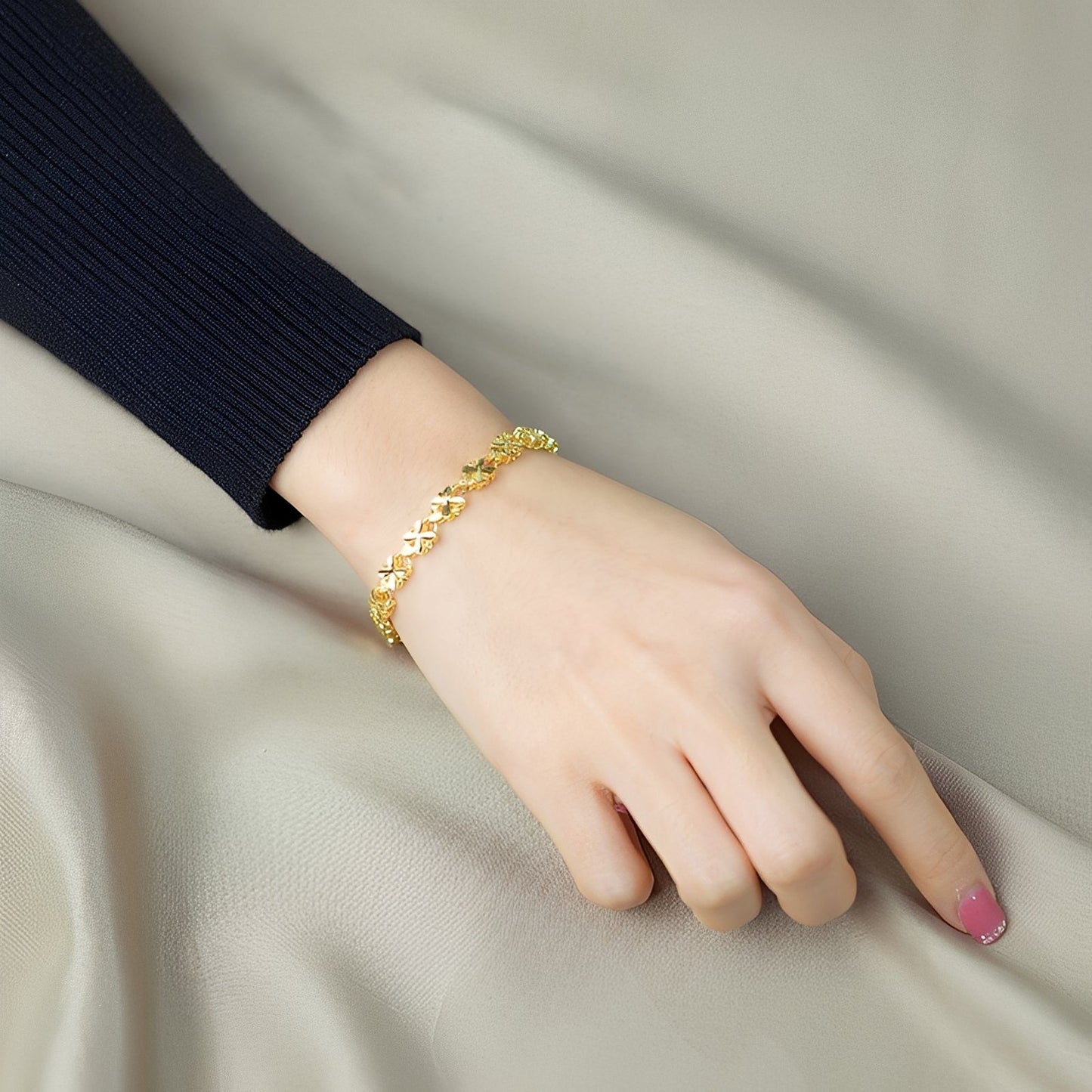 Margarita – Bracelet Vintage en Or avec Marguerites