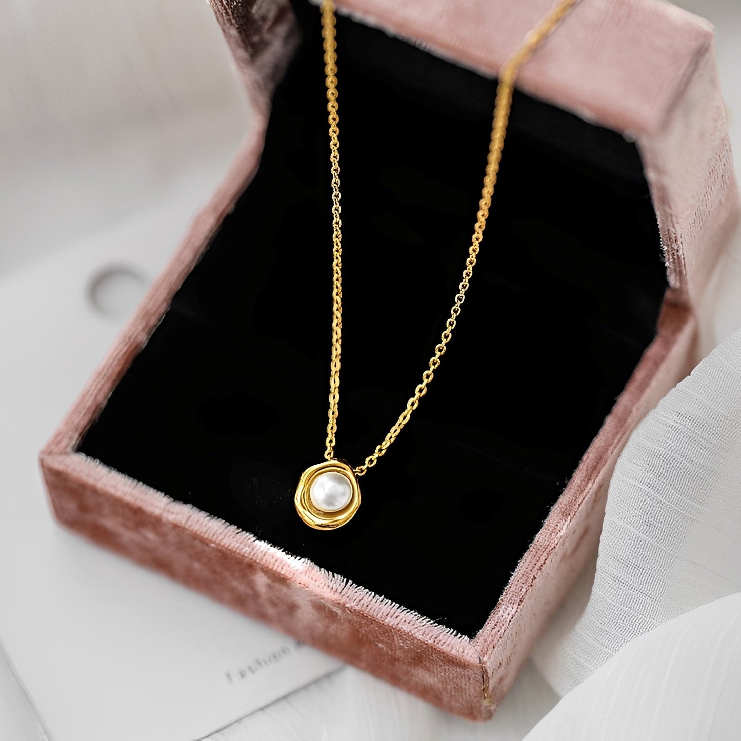 Zeph – Collier de Perles d'Eau Salée avec Bain d'Or