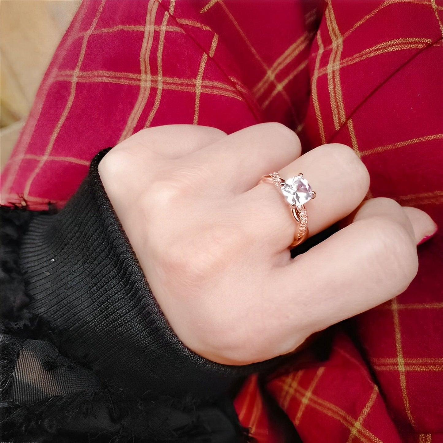 Zayna – Bague Tressée Vintage avec Circon Brillant