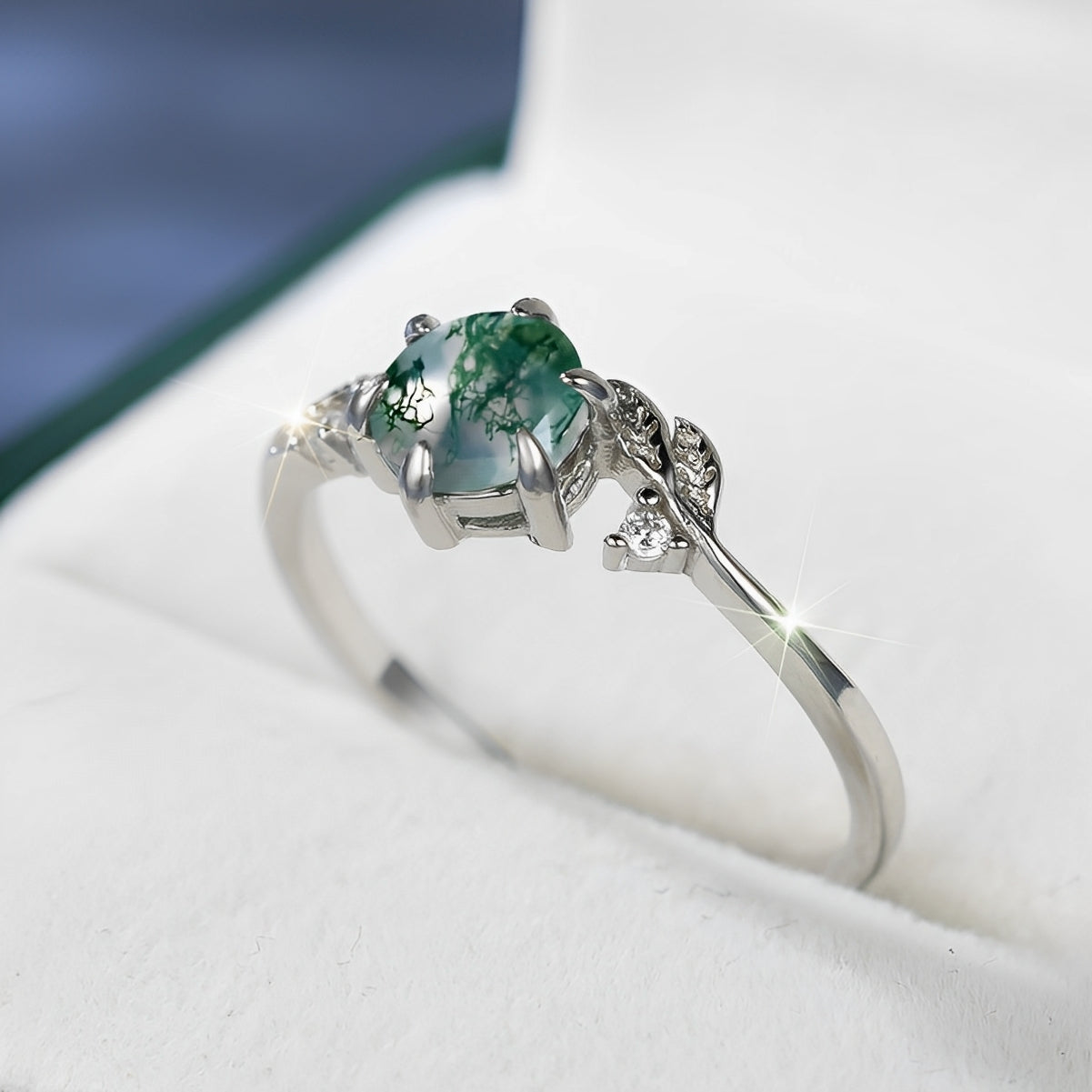 Dannah – Bague Vintage avec Pierre Verte Argentée