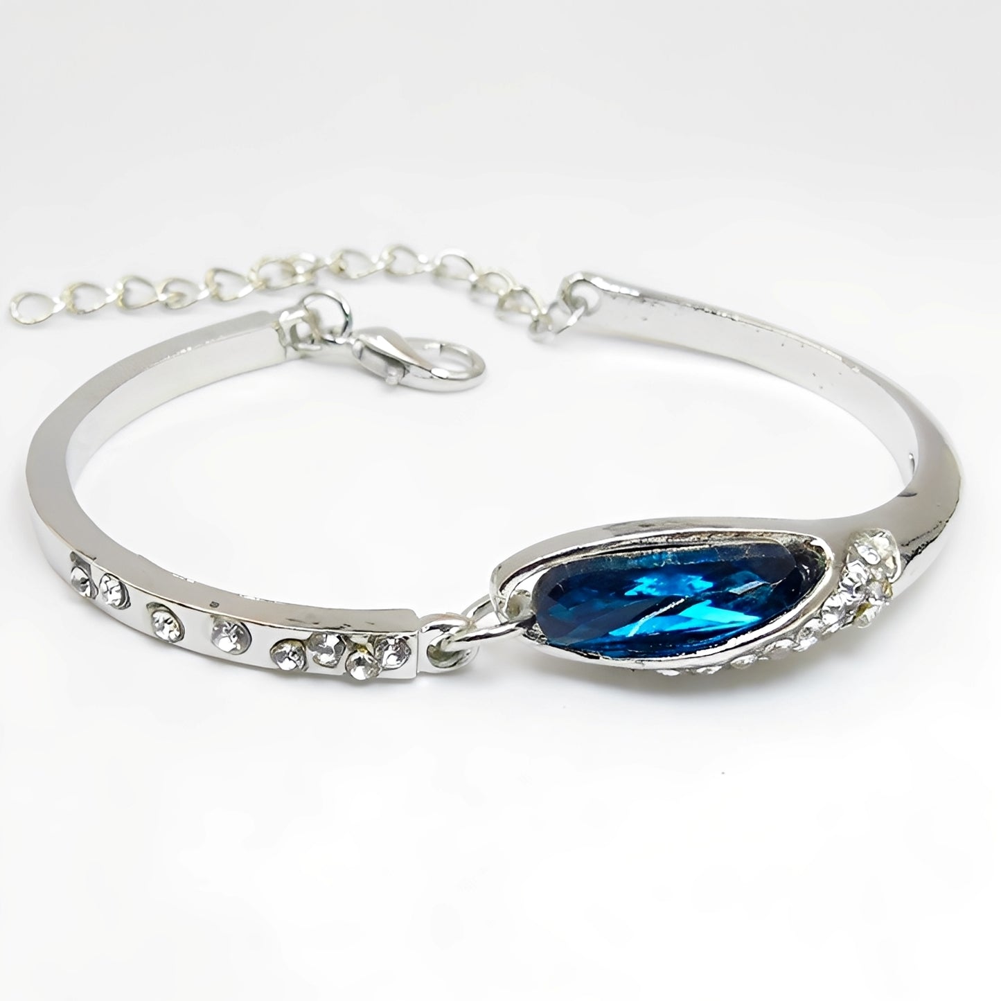 Miku – Bracelet Chic Orné de Saphirs