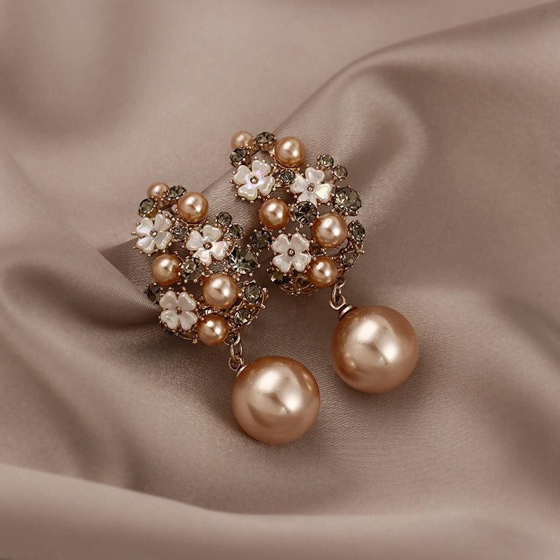 Haruko – Boucles Fleurs Perles Élégantes