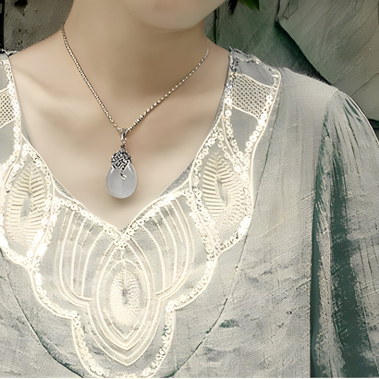 Marion – Bijoux Classiques en Opale Blanche