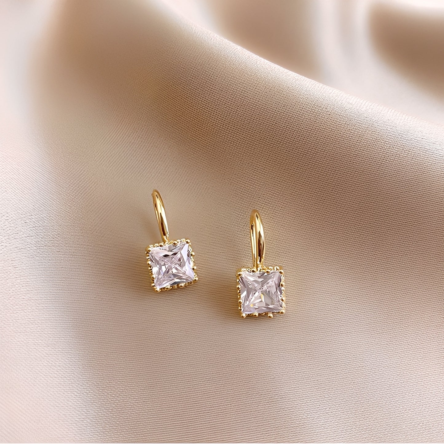 Cameron – Boucles Or & Zircon Cubique