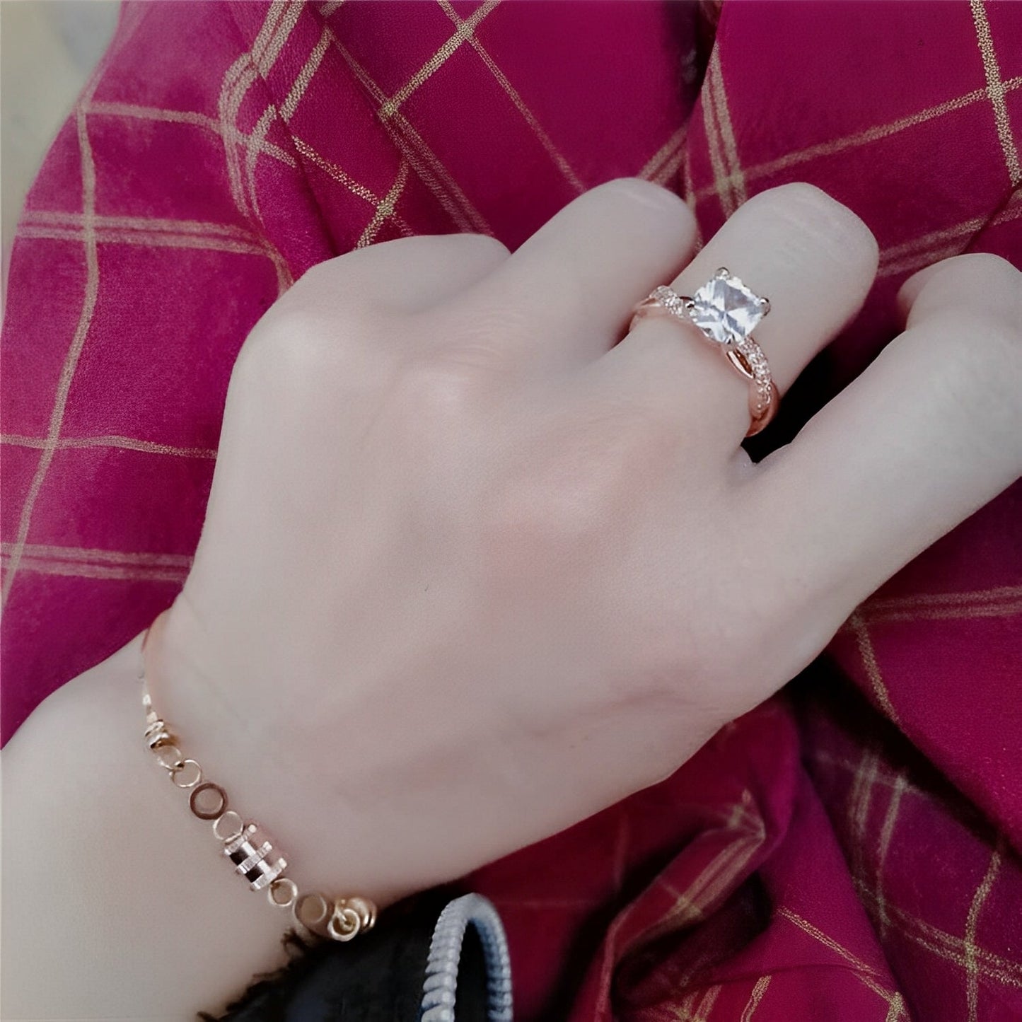 Zayna – Bague Tressée Vintage avec Circon Brillant