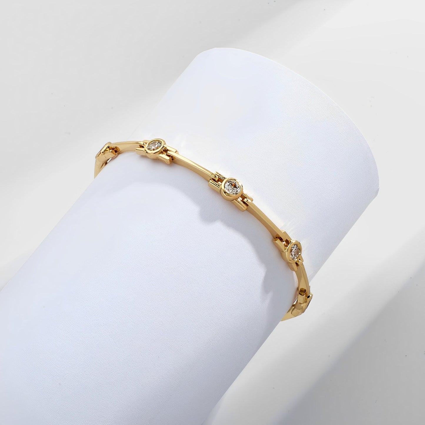 Lucía – Bracelet Élégant en Or avec Cubic Zirconia