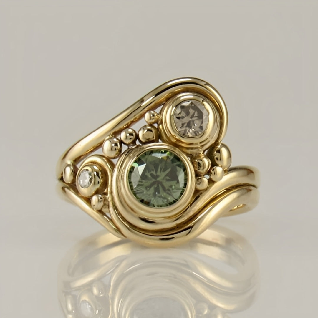 Dara – Bague Rétro en Or avec Cristal Vert