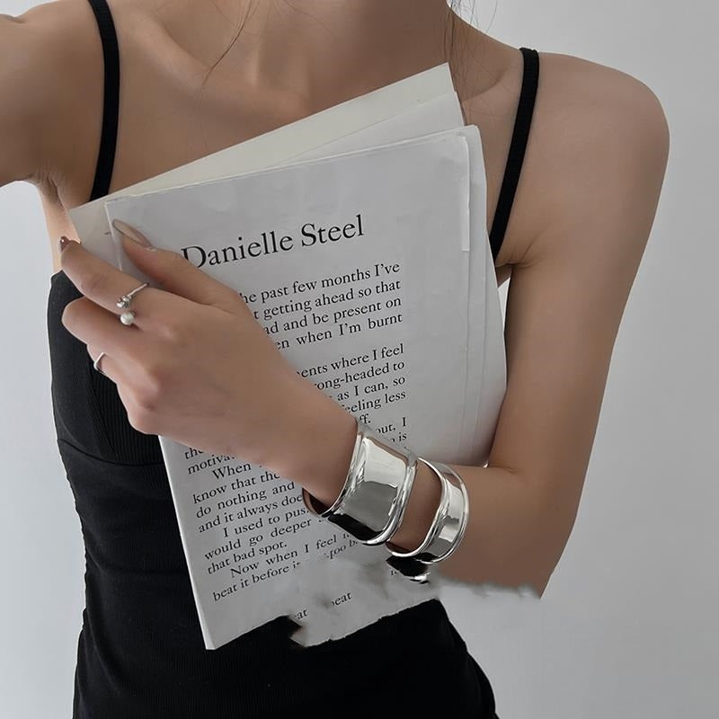 Daria – Bracelet Manchette Large Métallique