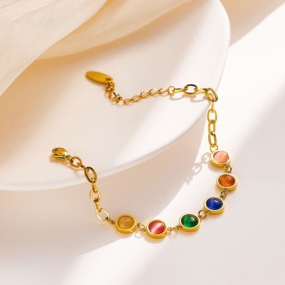 Maisie – Bracelet Doré avec Pierre Colorée