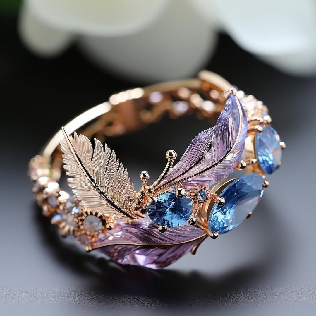 Saphira – Bague Vintage Plume Exotique avec Cristal