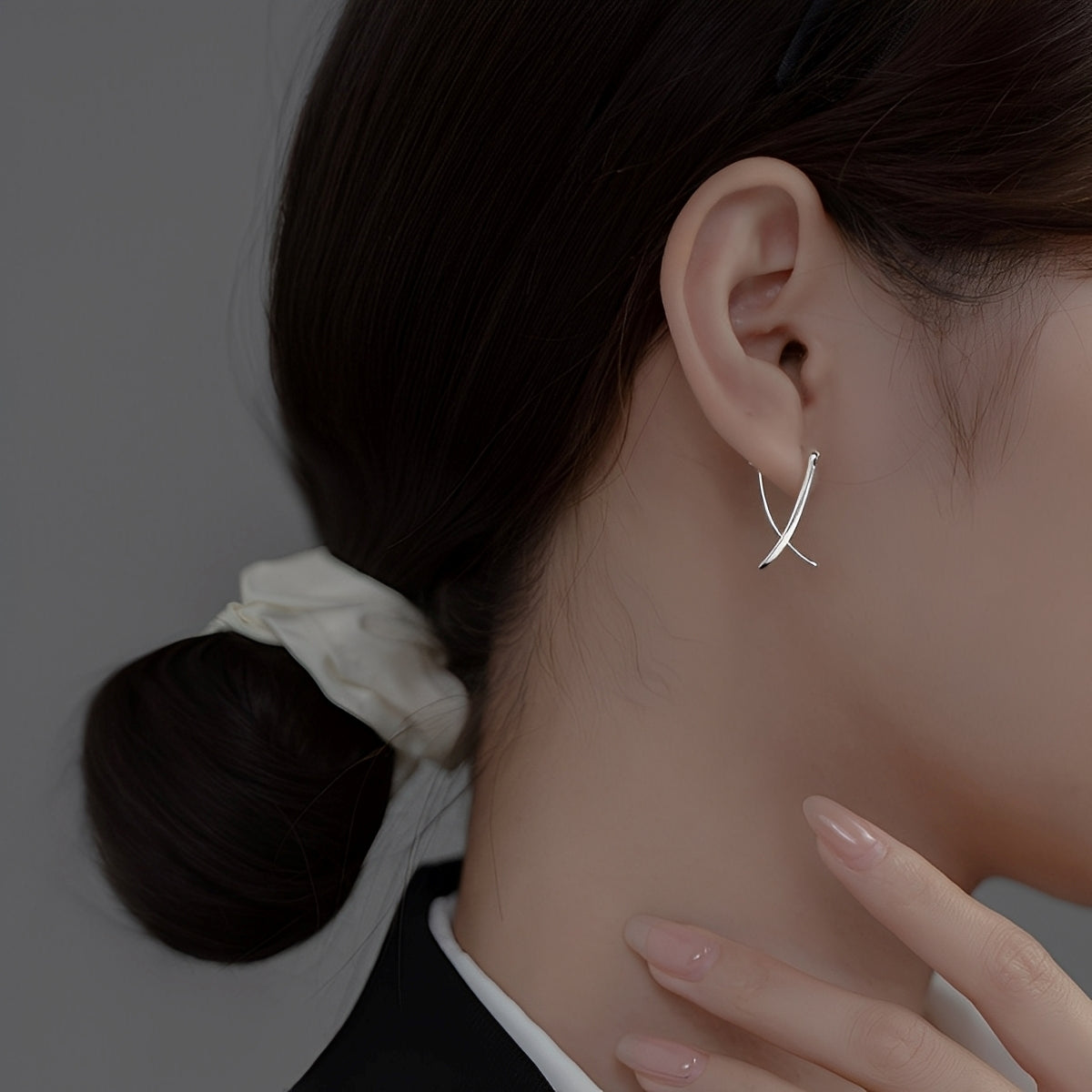 Vanny – Boucles d’Oreilles Croix en Or Élégant