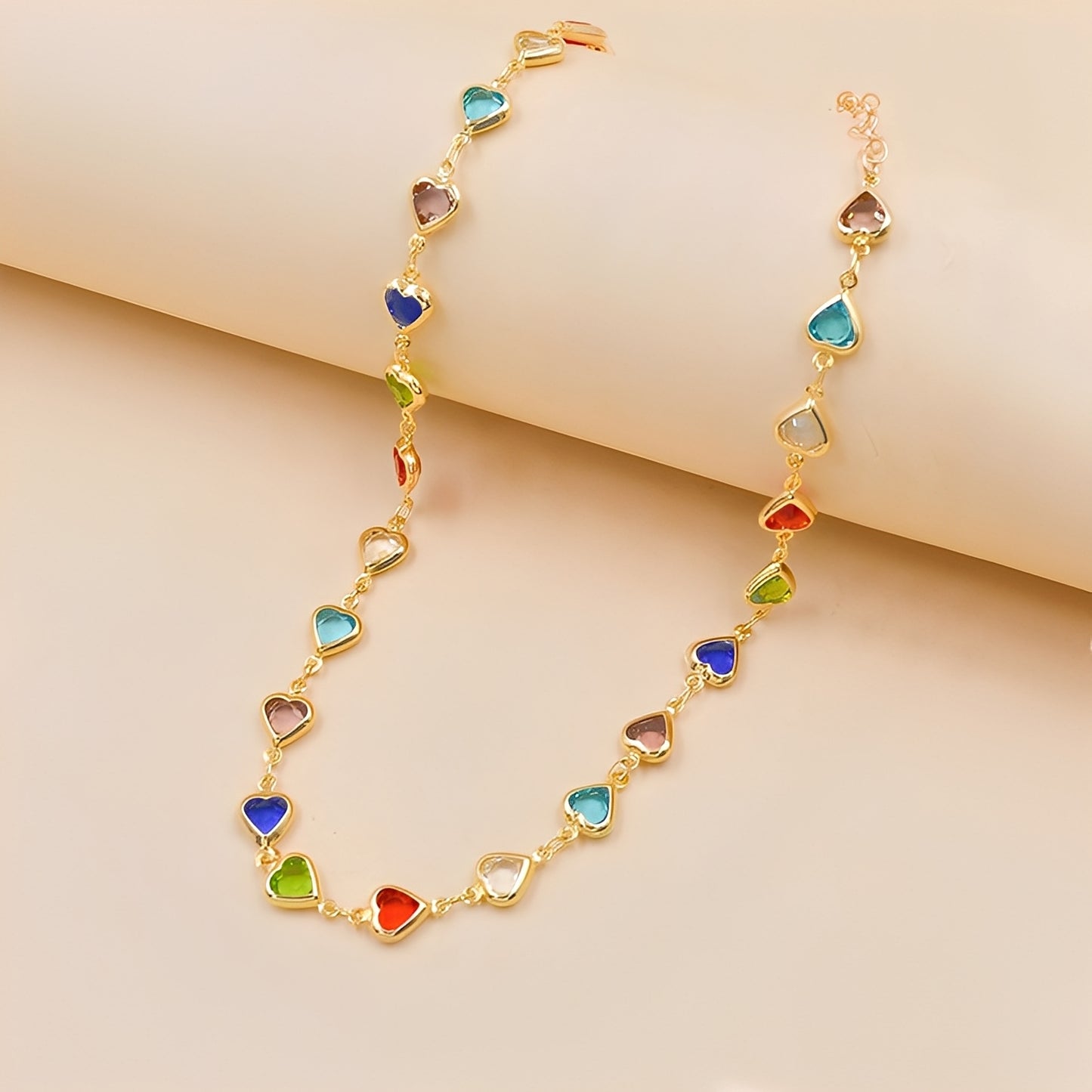 Amara – Collier de Cœurs en Cristal Multicolore