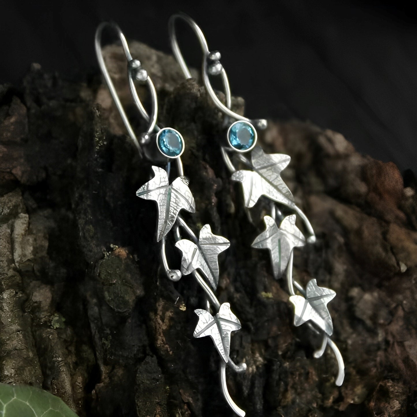 Elvina – Boucles d’Oreilles Feuilles Vintage Élfiques