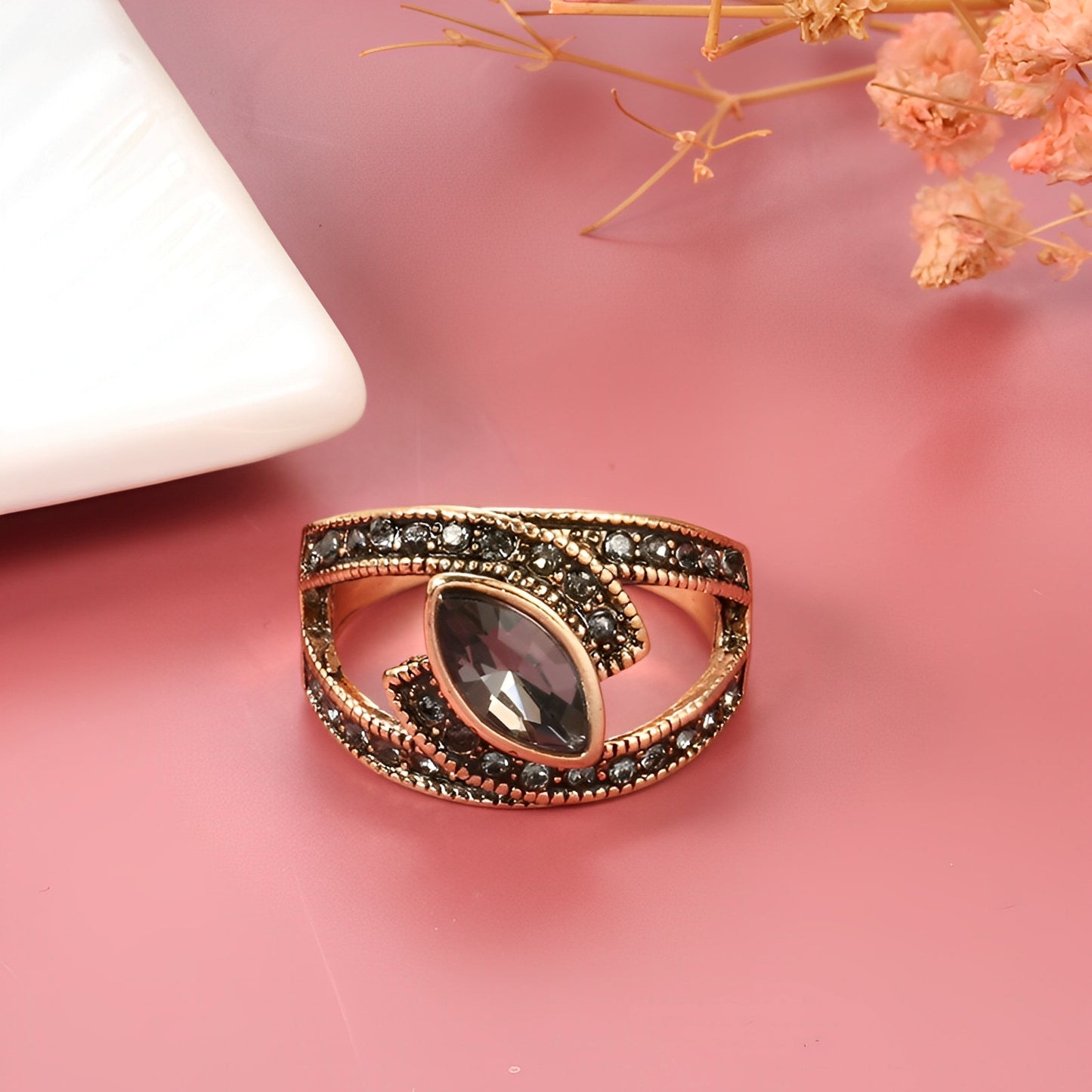 Sheena – Bague Élégante avec Cristal Noir