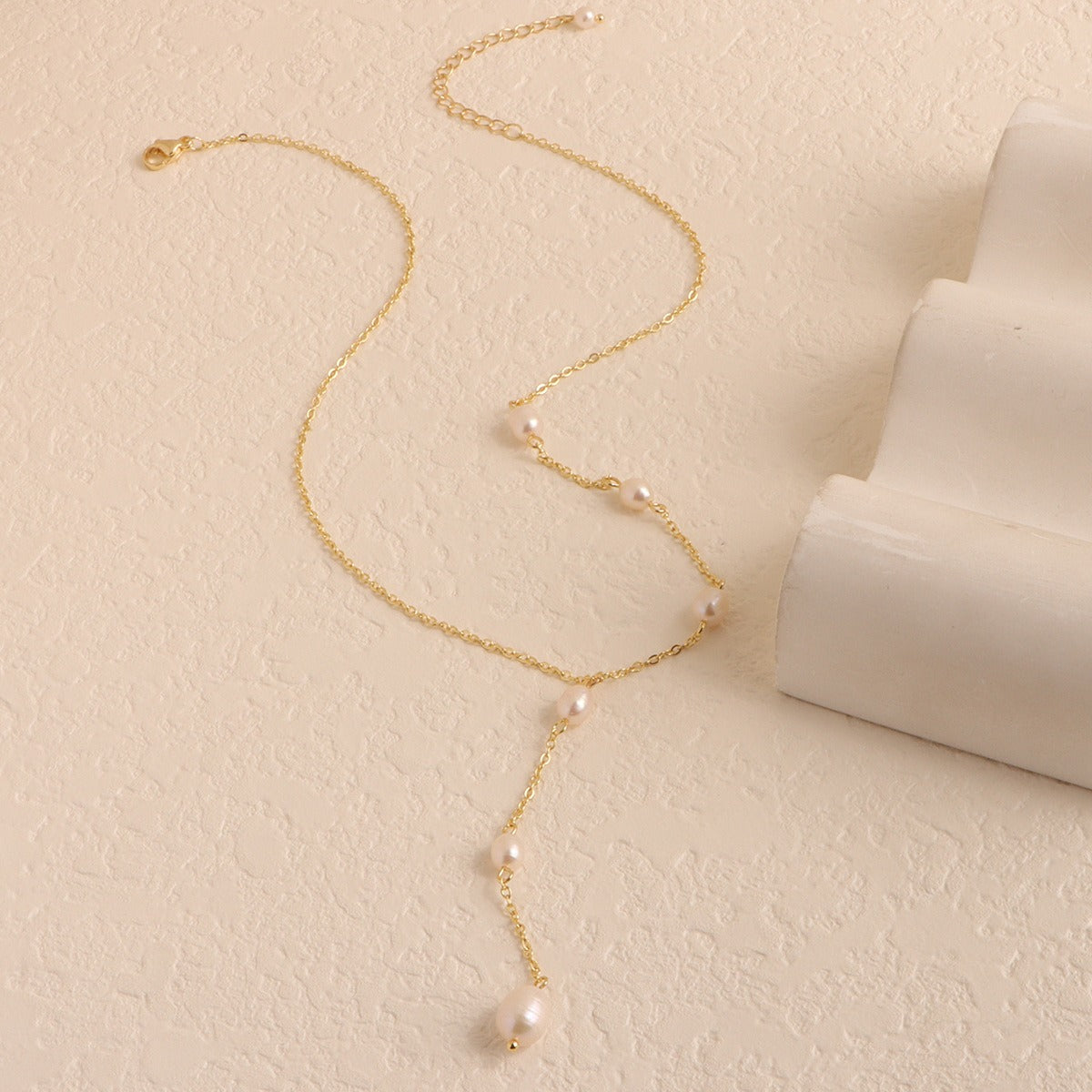 Kayla – Collier Vintage à Pendentif Perlé