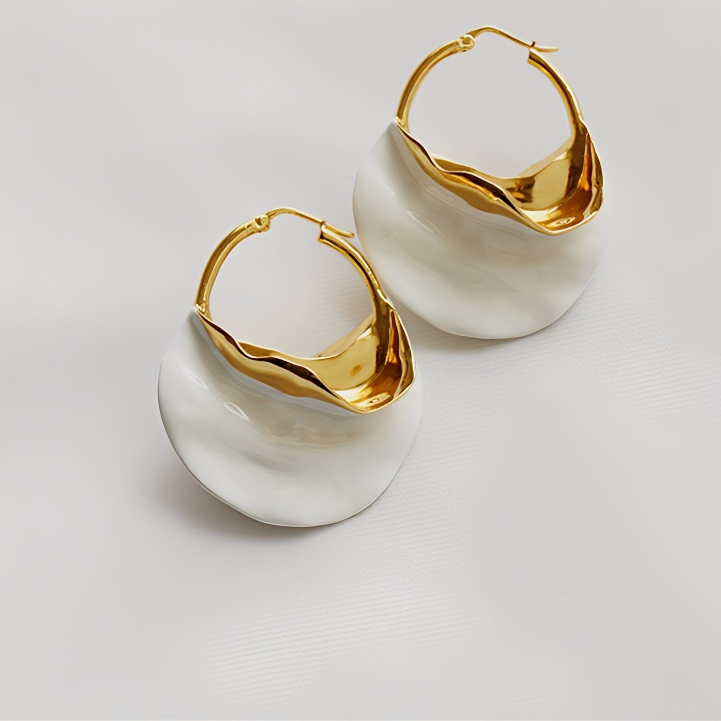 Trixie – Boucles d’Oreilles Vintage en Or Blanc
