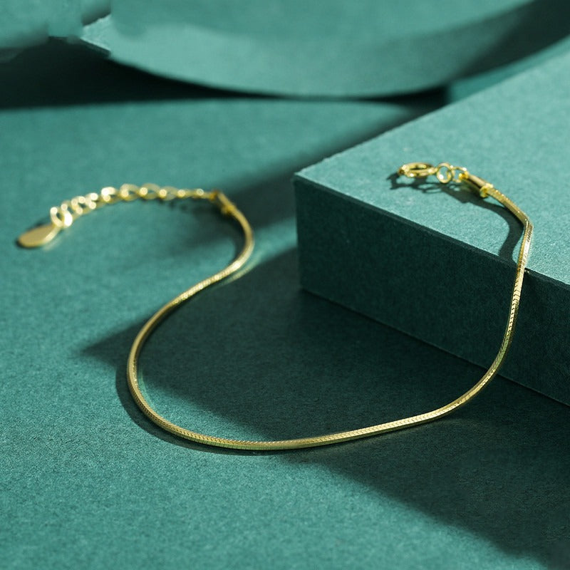 Erina – Bracelet Herringbone Élégant