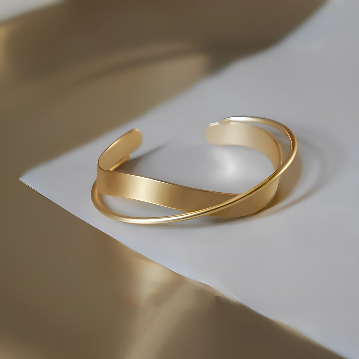 Lina – Bracelet Classique en Couleur Dorée