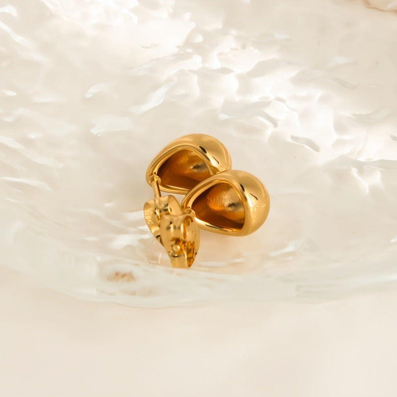 Erica – Boucles d’Oreilles Puces Goutte Minimalistes