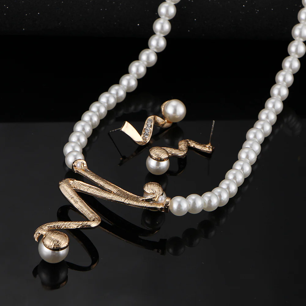 Sonya - Parure Collier et Boucles d’Oreilles en Perles Naturelles