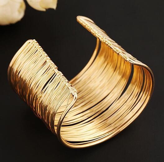 Mira – Bracelet Doré Ancien Élégant