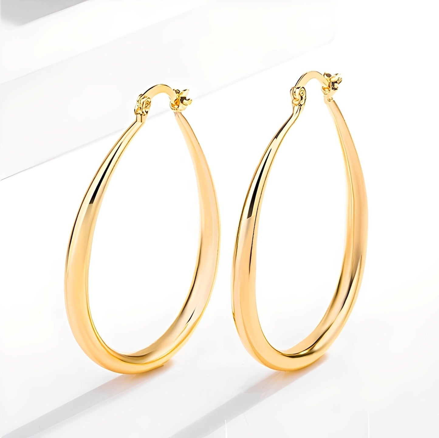 Elina – Boucles d'Oreilles Dorées Vintage