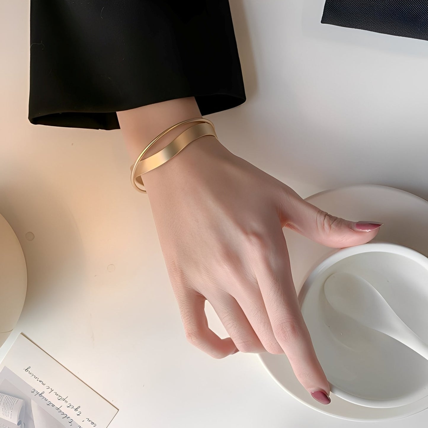 Lina – Bracelet Classique en Couleur Dorée