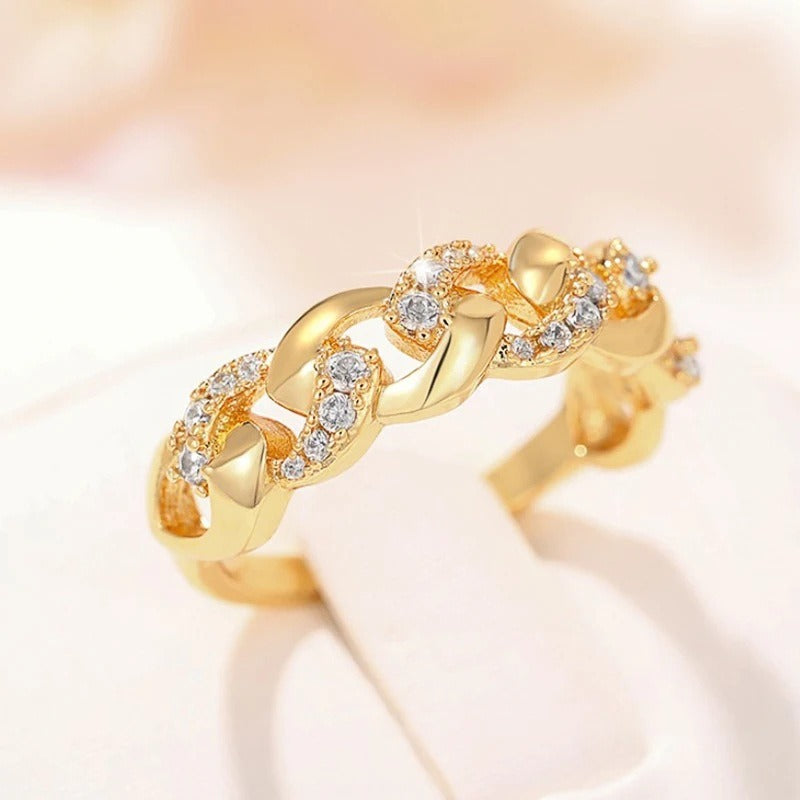 Gina – Bague Élégante Tangled en Or