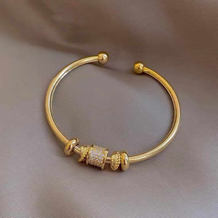 Amalia – Bracelet Réglable Charms Dorés