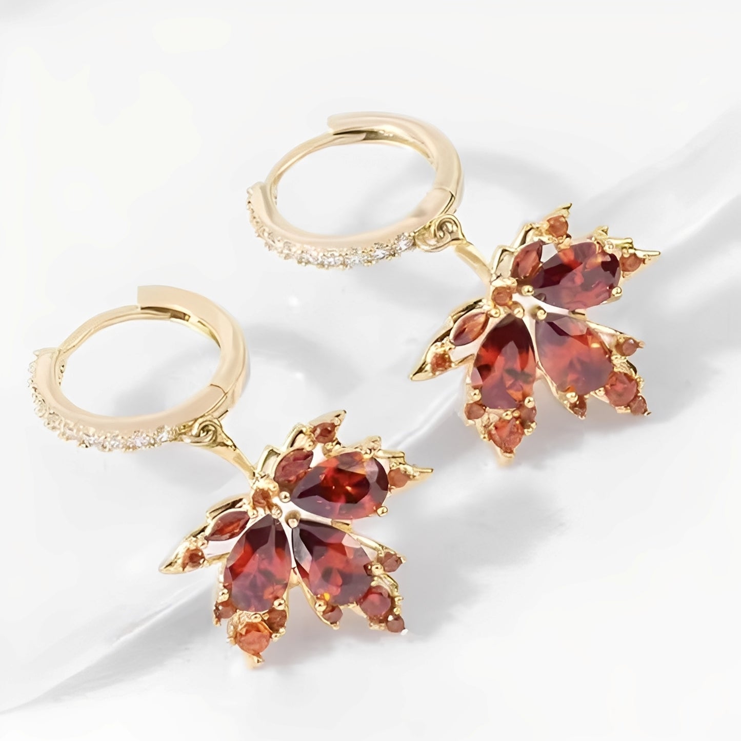 Regine – Boucles Feuille Dorée avec Zirconium
