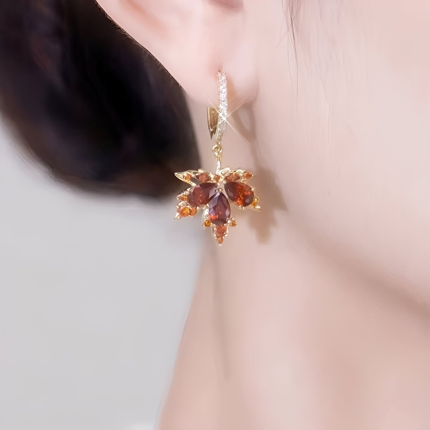Regine – Boucles Feuille Dorée avec Zirconium