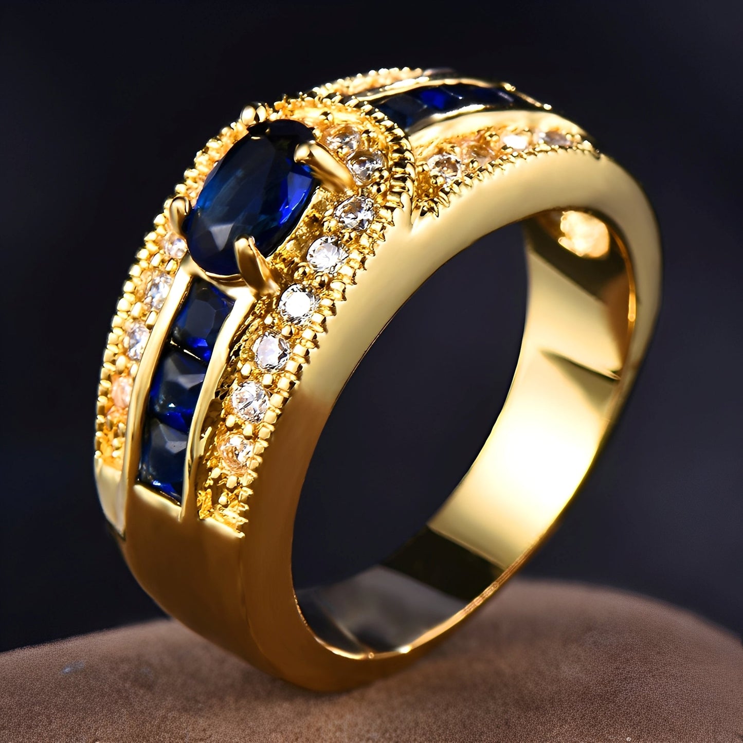 Marina – Bague Dorée avec Pierre Bleue Brillante