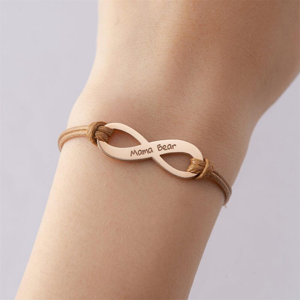 Lyana – Bracelet Infini avec Gravure Personnalisée