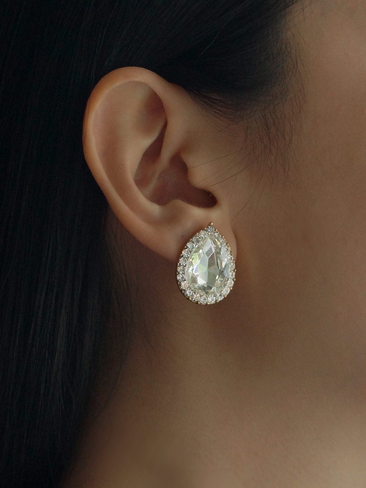 Lucy - Puces d'oreilles en diamant en forme de poire