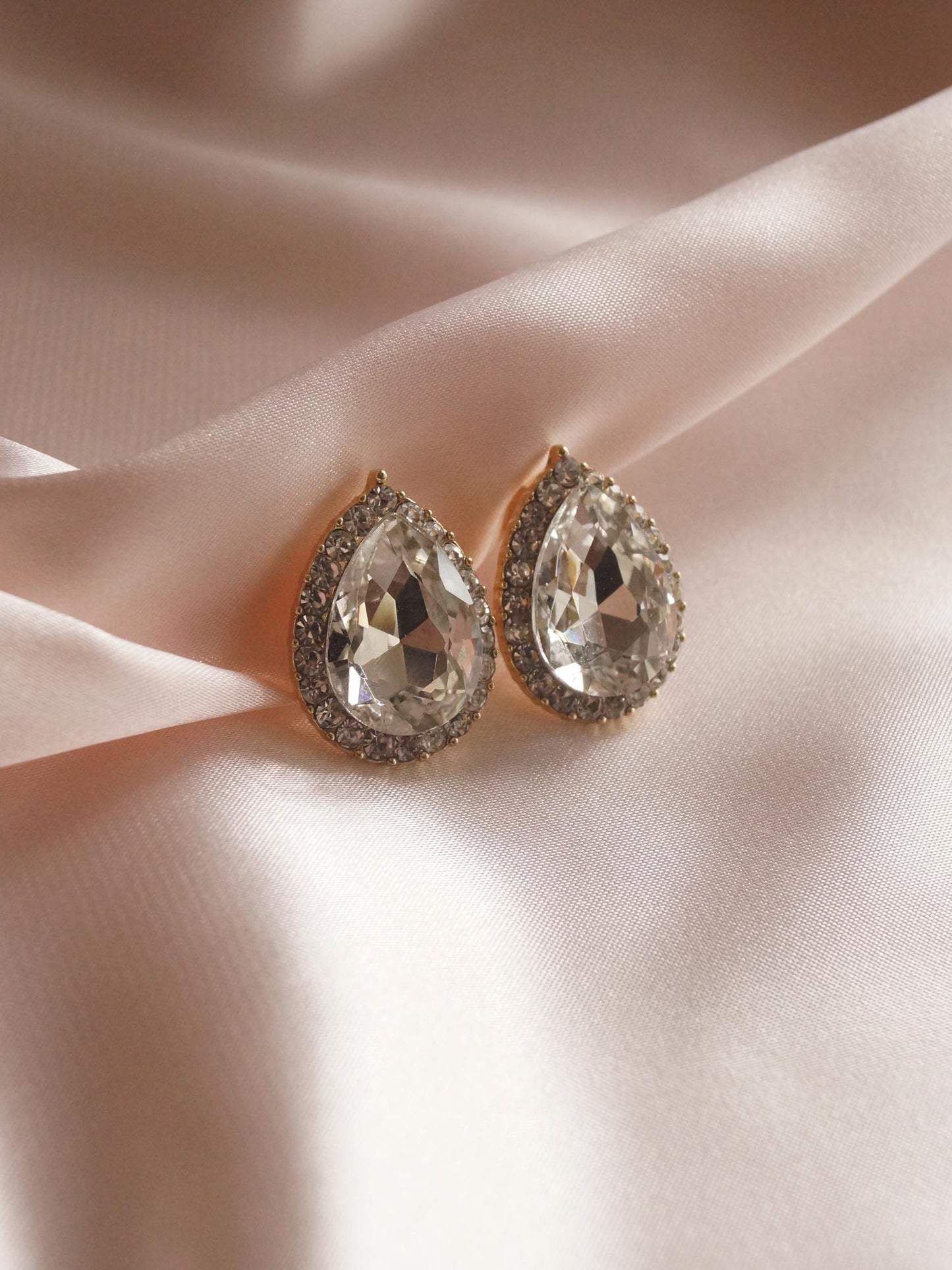 Lucy - Puces d'oreilles en diamant en forme de poire