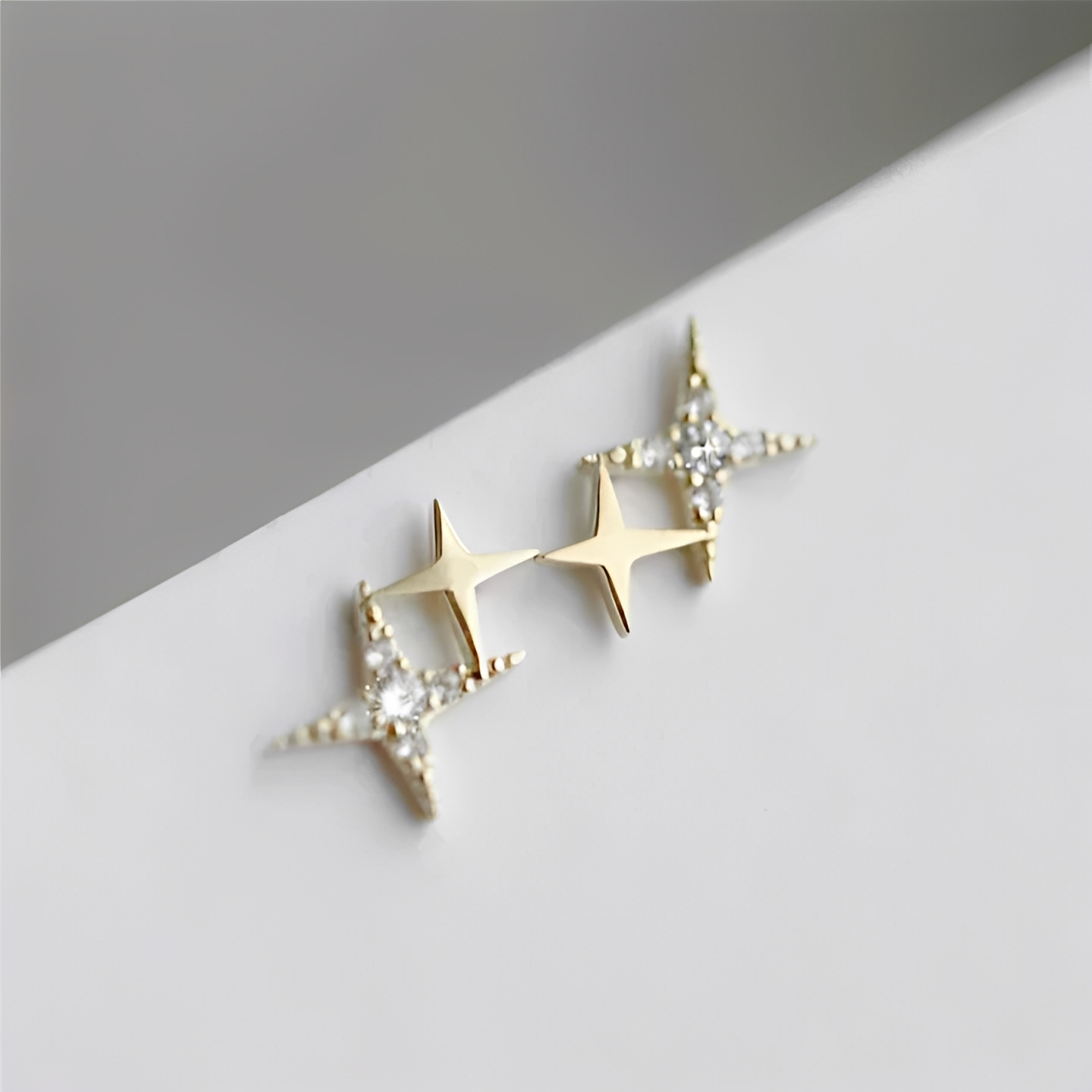 Iya – Boucles d'Oreilles Étoile en Or avec Cubic Zirconia