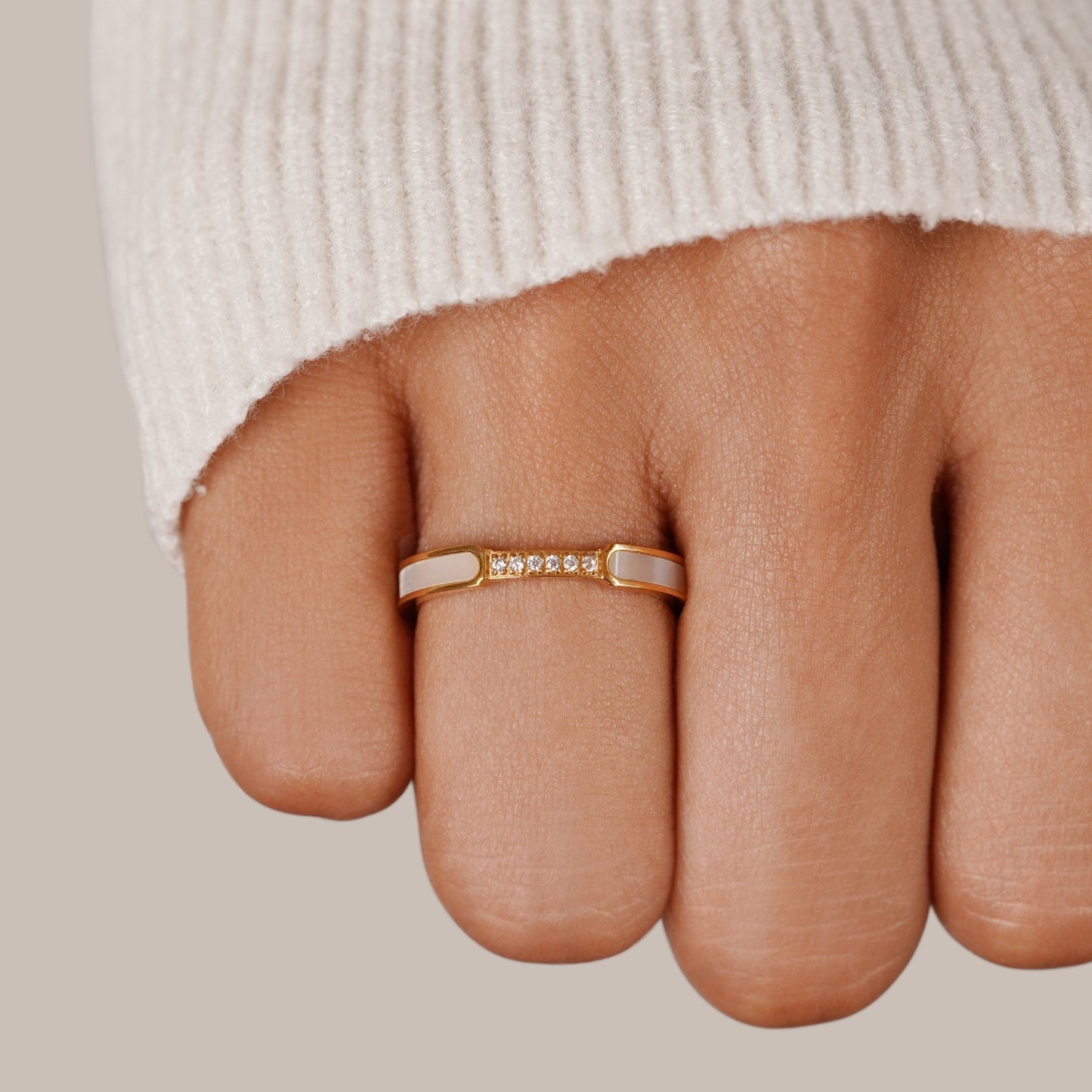Yassi – Bague Nacre et Cristaux Éblouissants
