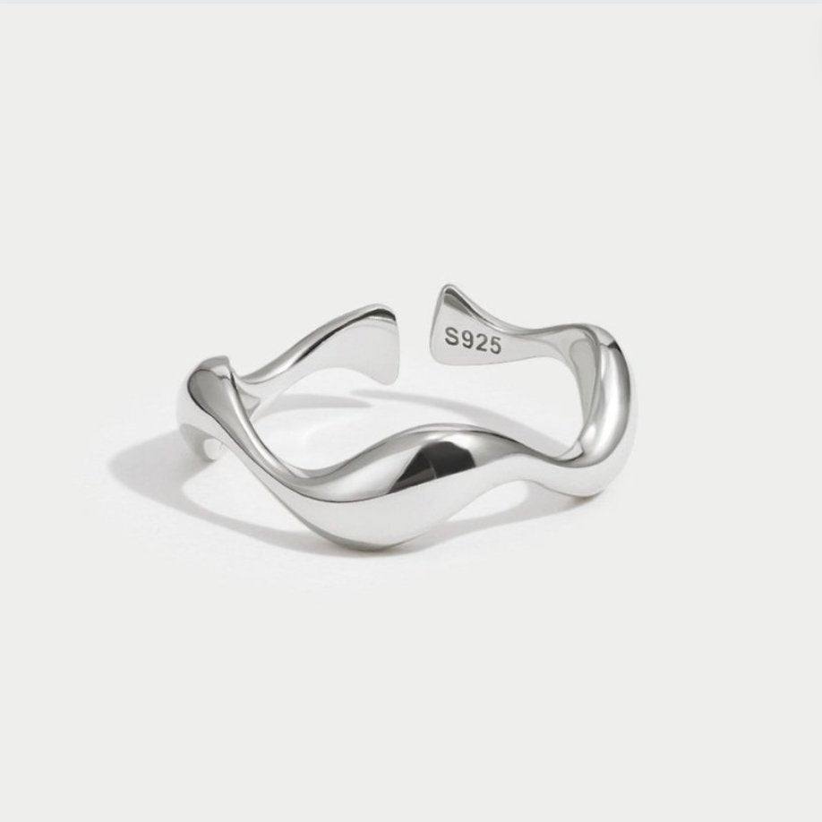 Whitney – Bague Minimaliste Ondulée