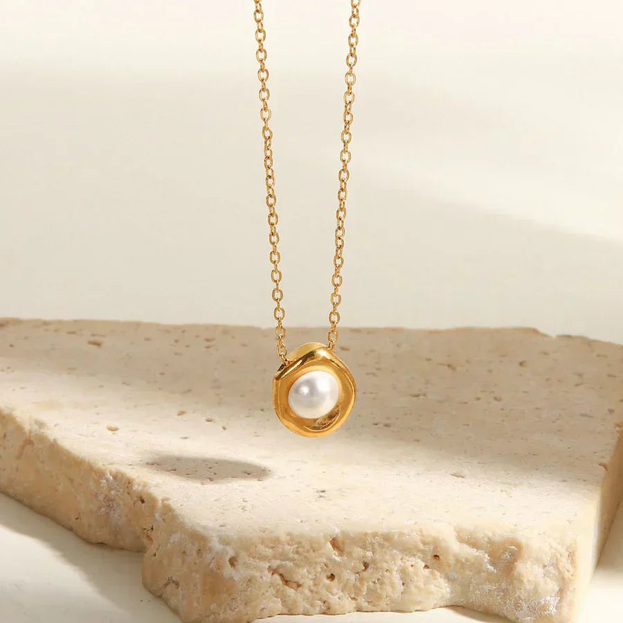 Zeph – Collier de Perles d'Eau Salée avec Bain d'Or