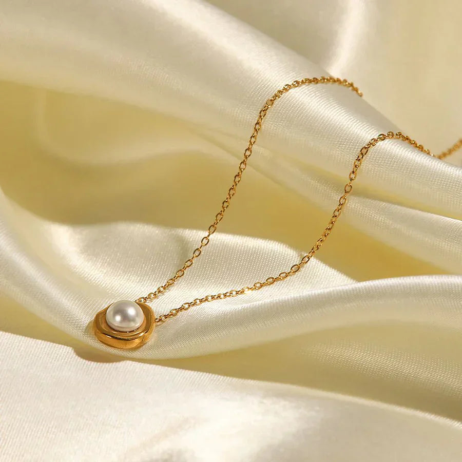 Zeph – Collier de Perles d'Eau Salée avec Bain d'Or