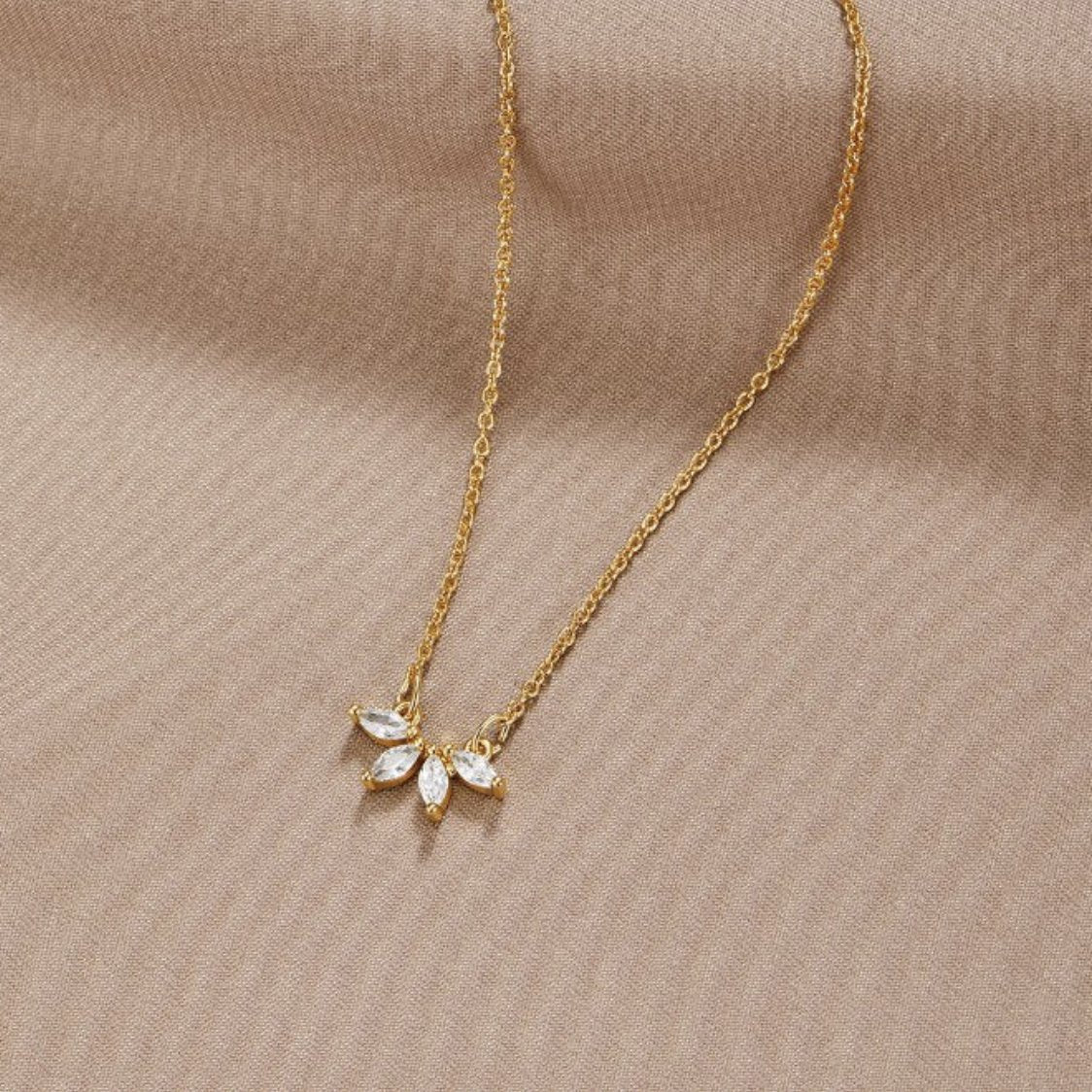 Tiffany – Collier Pendentif Feuille en Cristal