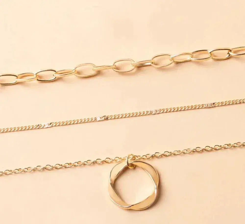 Michelle – Collier Vintage Doré à Chaînes Superposées et Pendentif