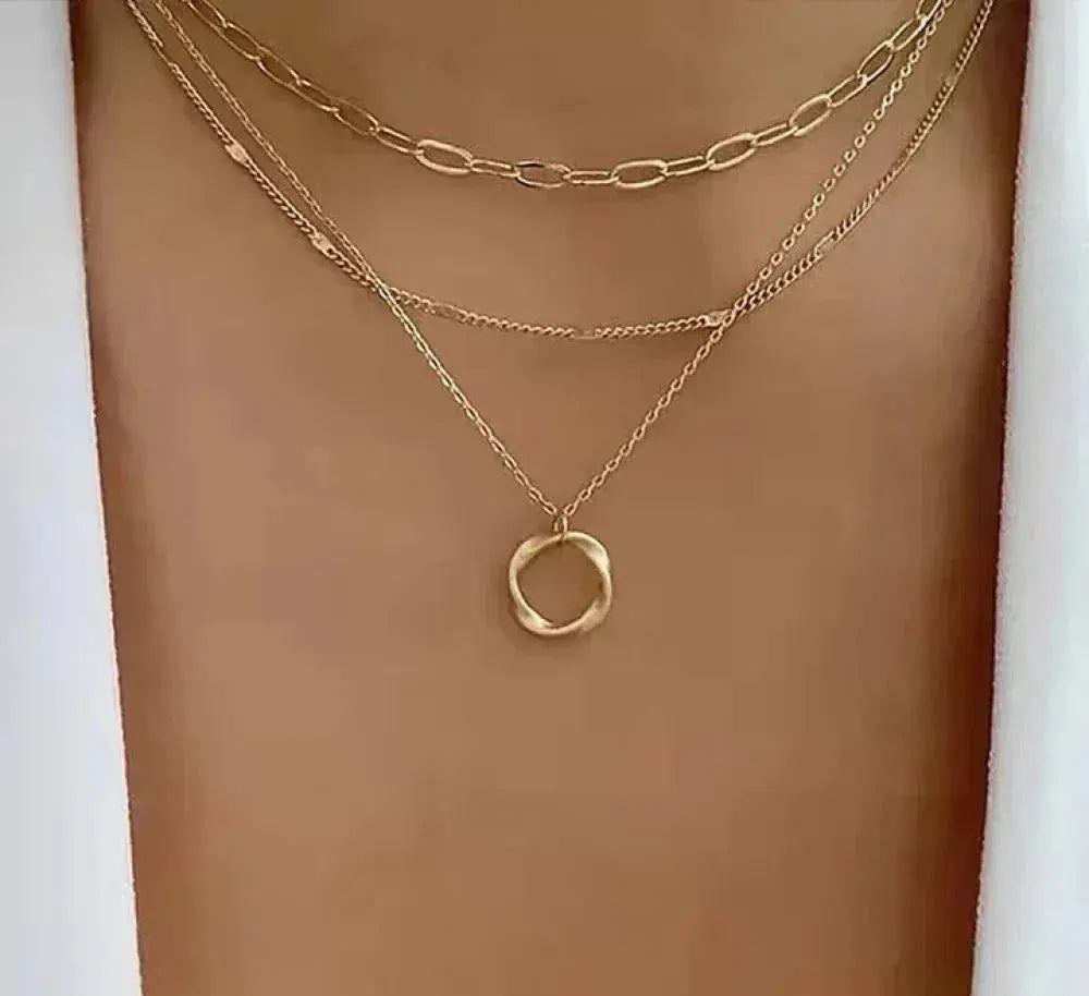 Michelle – Collier Vintage Doré à Chaînes Superposées et Pendentif