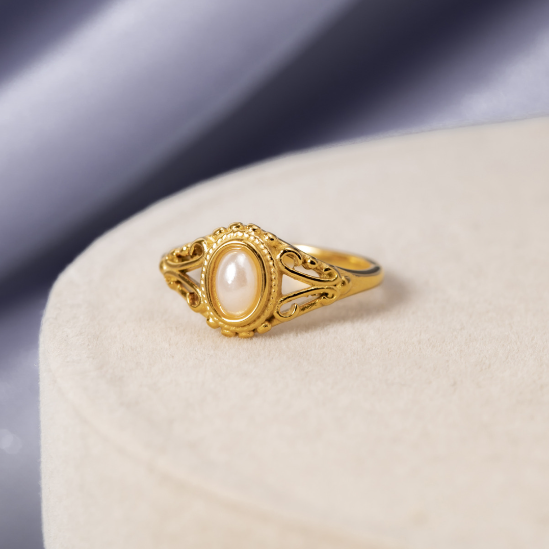 Ophelia – Bague Vintage Royale à Perle