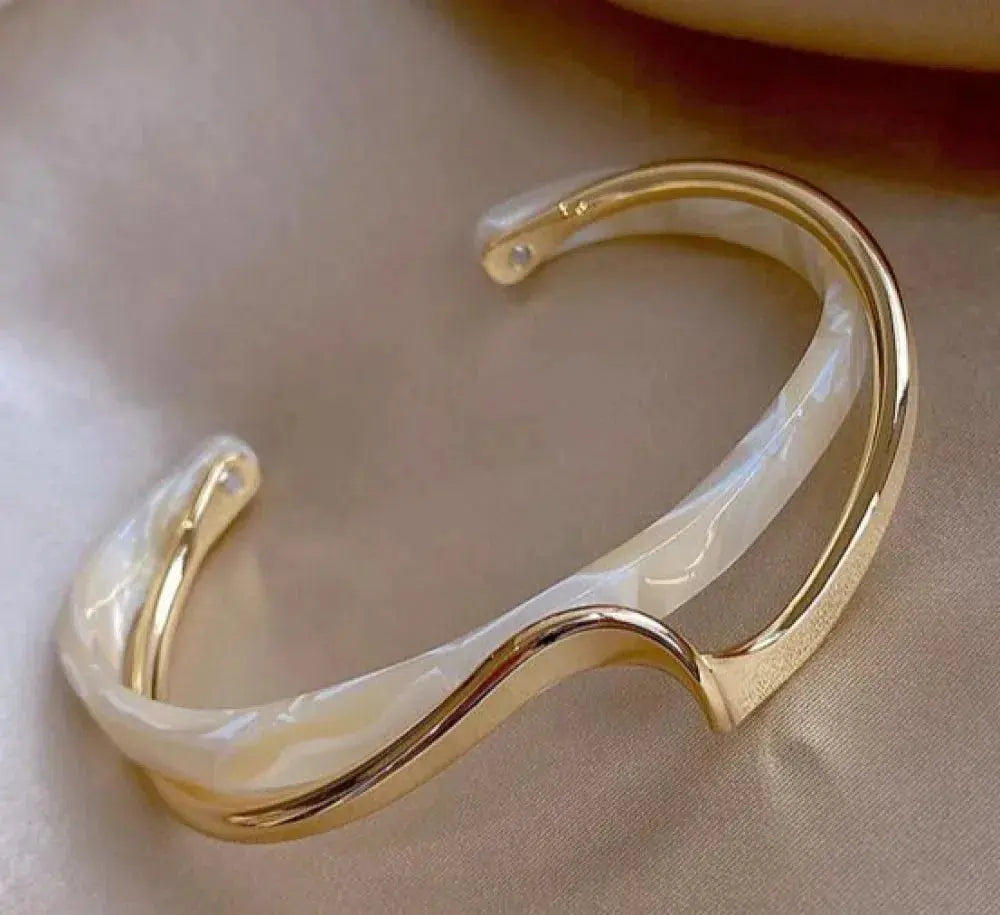 Bree – Bracelet en Opale Blanche