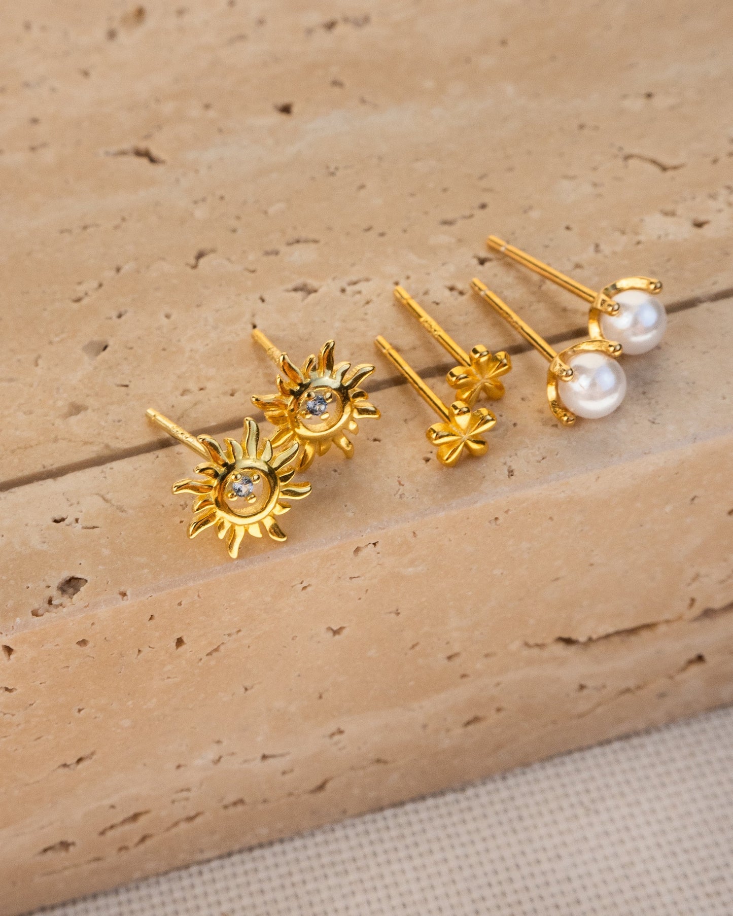Jessi - Boucles d'oreilles en perles dorées